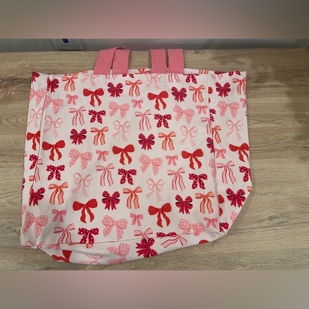 Bow tote